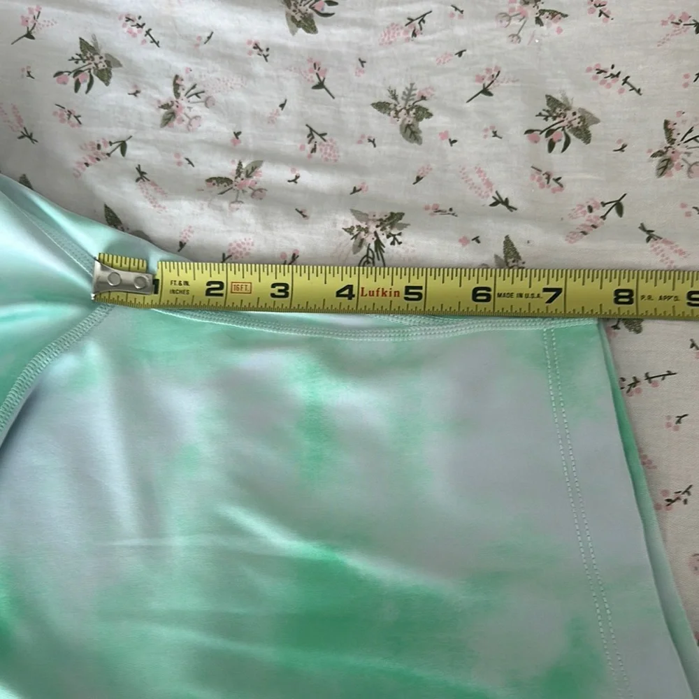 Nike Green and White Bike Shorts Moisture-Wicking Performance